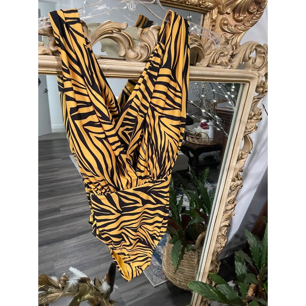 Swim RX Woman’s Tiger Stripe Plunge Halter Swim Suit. Sz XL